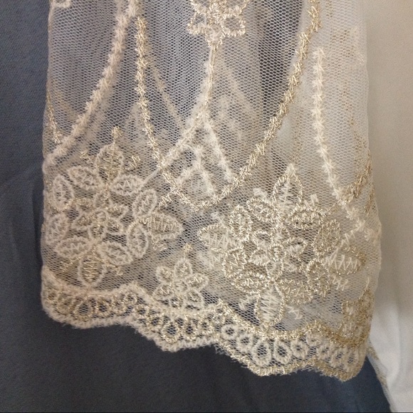 Stunning XIAN XIAN cream embroidered blouse - Picture 5 of 8